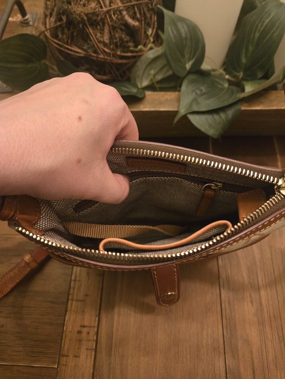 Dooney & Bourke Beige Monogram Crossbody with Brown Trim - Picture 6 of 6